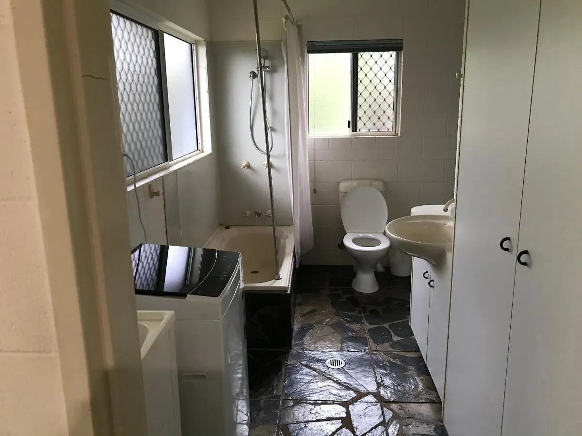 Royal Palm Cottage, Entire Two Bedroom 2 Bathroom House With Pool Mission Beach 0*,